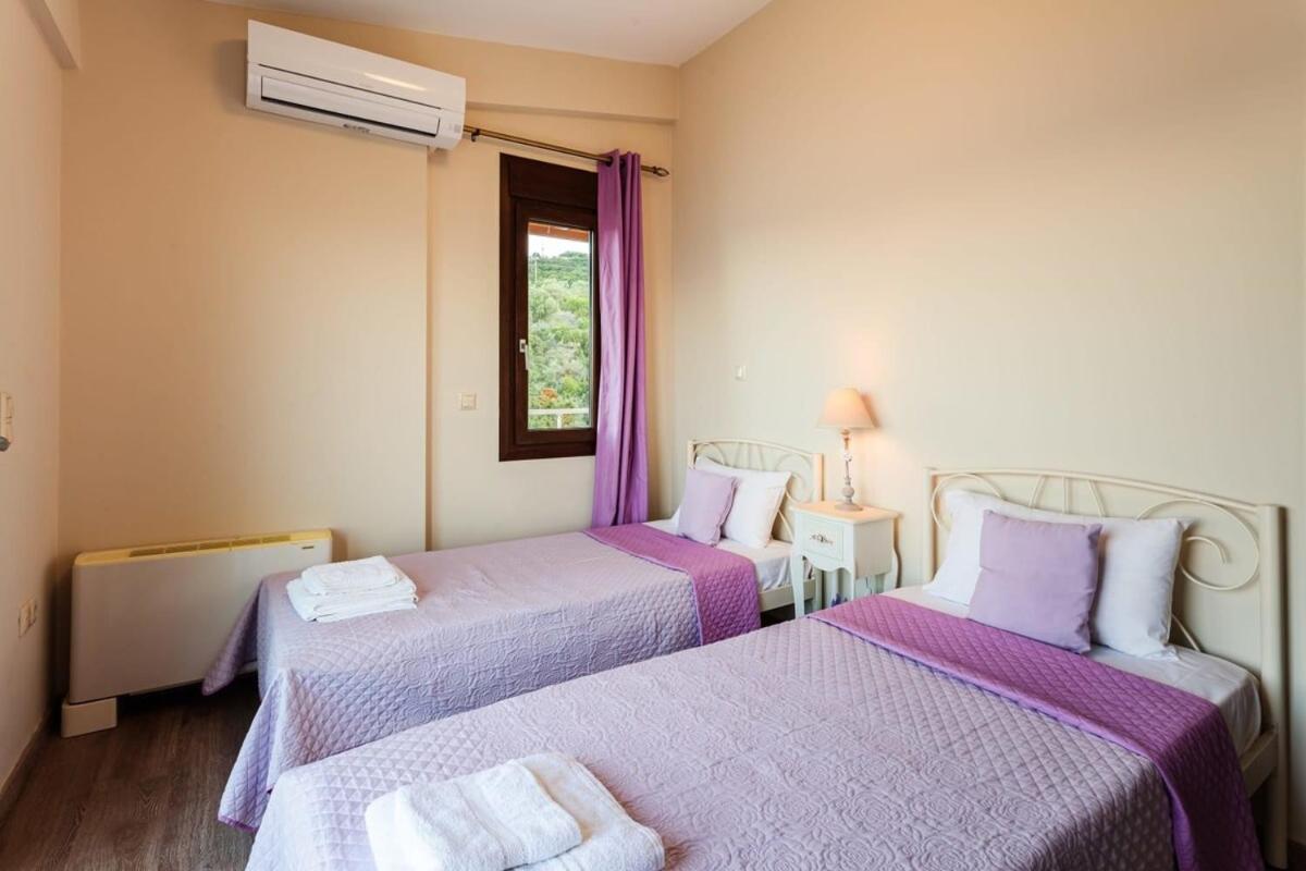 Villa Armonia - Beachfront Majestic Retreat Petalídhion Zewnętrze zdjęcie