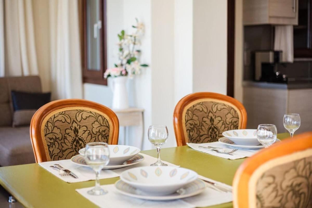 Villa Armonia - Beachfront Majestic Retreat Petalídhion Zewnętrze zdjęcie