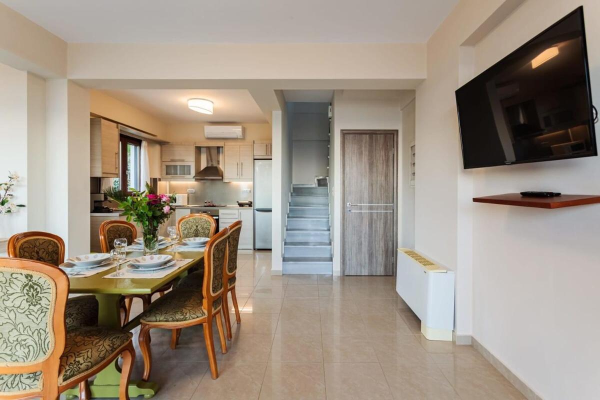 Villa Armonia - Beachfront Majestic Retreat Petalídhion Zewnętrze zdjęcie
