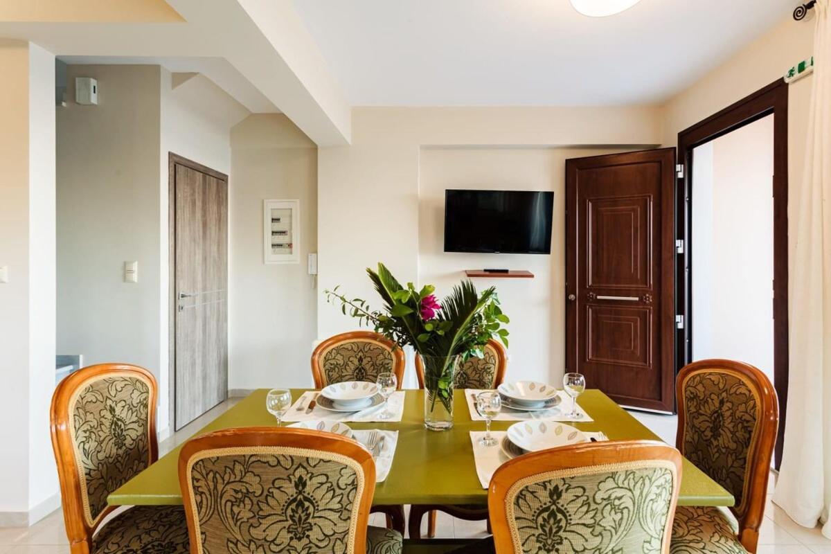 Villa Armonia - Beachfront Majestic Retreat Petalídhion Zewnętrze zdjęcie